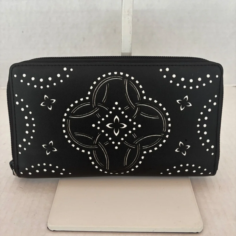 Vera Bradley Zip Around Wallet Womens‎ Black Laser Cut Medallion Faux Leather